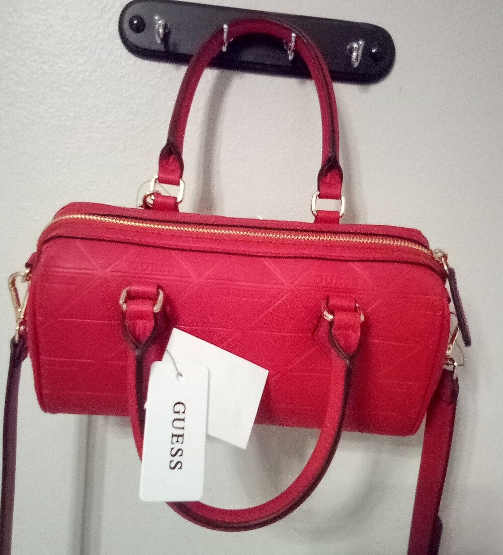 Guess: Red Barrel Satchel - Picture 3 of 7